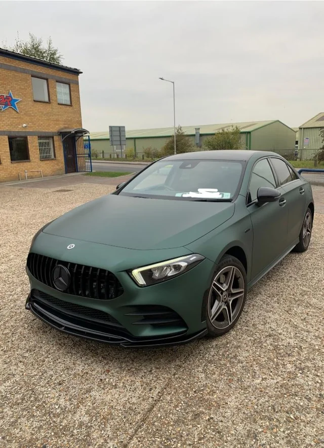 Covering voiture mat sur une berline