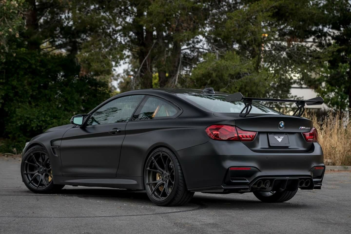 Covering noir mat sur BMW M4